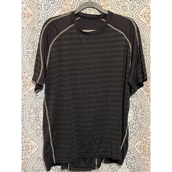 Avalanche Mens Striped Athletic T-Shirt L Black & Gray Moisture-Wicking Short Sl - Picture 1 of 7